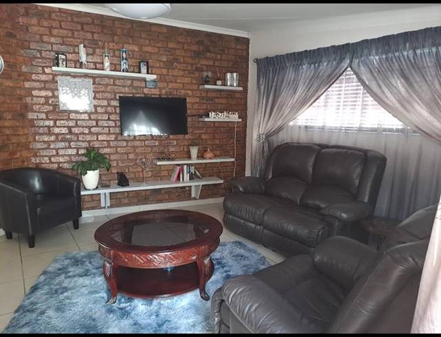 3 BEDROOM HOUSE FOR SALE IN ELANDSPARK